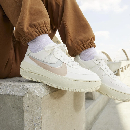 Buty damskie Nike Air Force 1 Plt.Af.Orm DJ9946-104