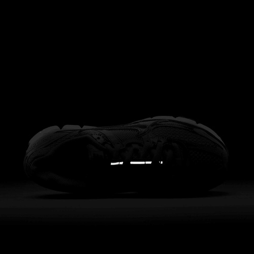 Buty sportowe damskie Nike Zoom Vomero 5 FD0884-025