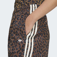 Spodnie damskie adidas Leopard Firebird Oversized JW7302