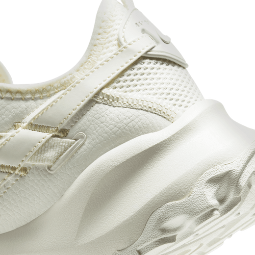 Buty damskie Nike Tc 7900 DD9682-100