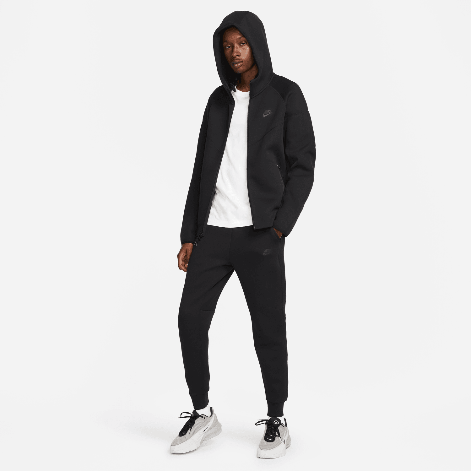 nike tech fleece small black